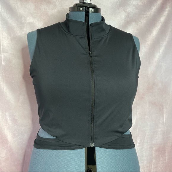 Good American Black Zip-Front Wrap Around Active Top Size 22/24 - Picture 2 of 14